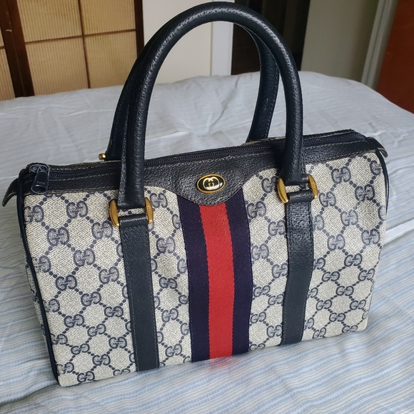 Gucci Handbags - GUCCI😎AUTHENTIC SIGNATURE GG SUPREME BOSTON